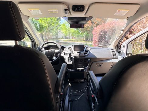 Used 2019 Ford Transit 350 XLT RWD image 15