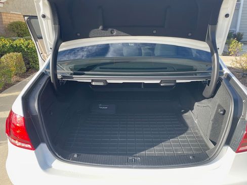 Used 2016 Mercedes-Benz E 350 Sedan image 14