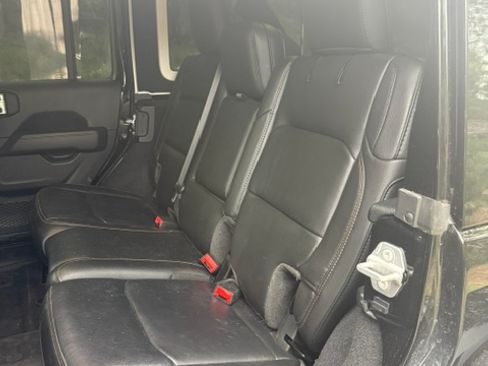 Used 2021 Jeep Wrangler Unlimited Rubicon AWD/4WD image 9