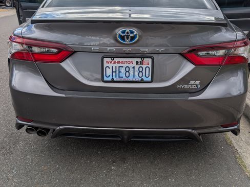 Used 2022 Toyota Camry SE FWD image 5