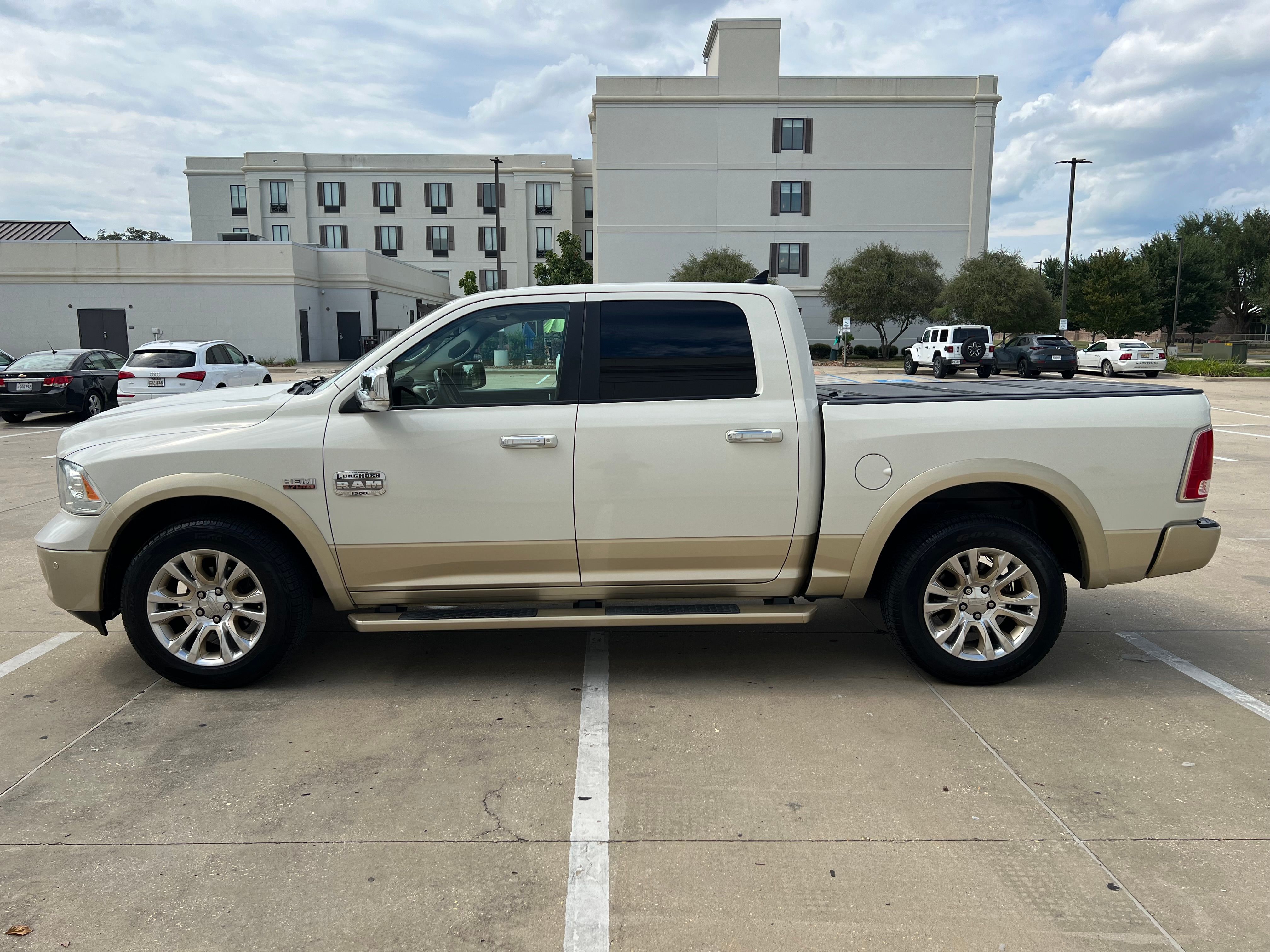 Used 2016 RAM 1500 Laramie Longhorn w/ Convenience Group AWD/4WD image 9