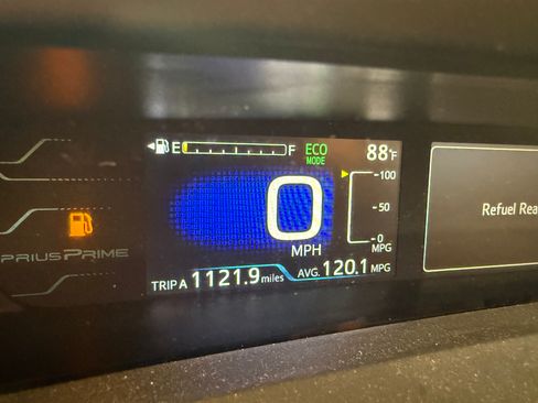 Used 2017 Toyota Prius Prime Premium FWD image 12