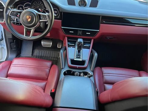 Used 2020 Porsche Cayenne S image 10