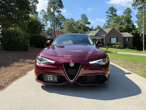 Used 2018 Alfa Romeo Giulia Ti Sport w/ Quick Order Package 22U Sport RWD image 1