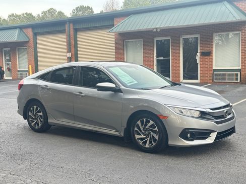 Used 2017 Honda Civic EX image 10