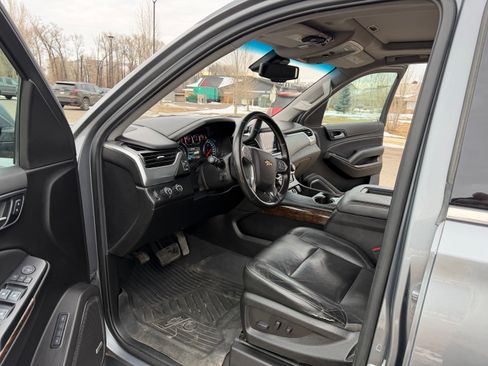 Used 2019 Chevrolet Suburban LT AWD/4WD image 10