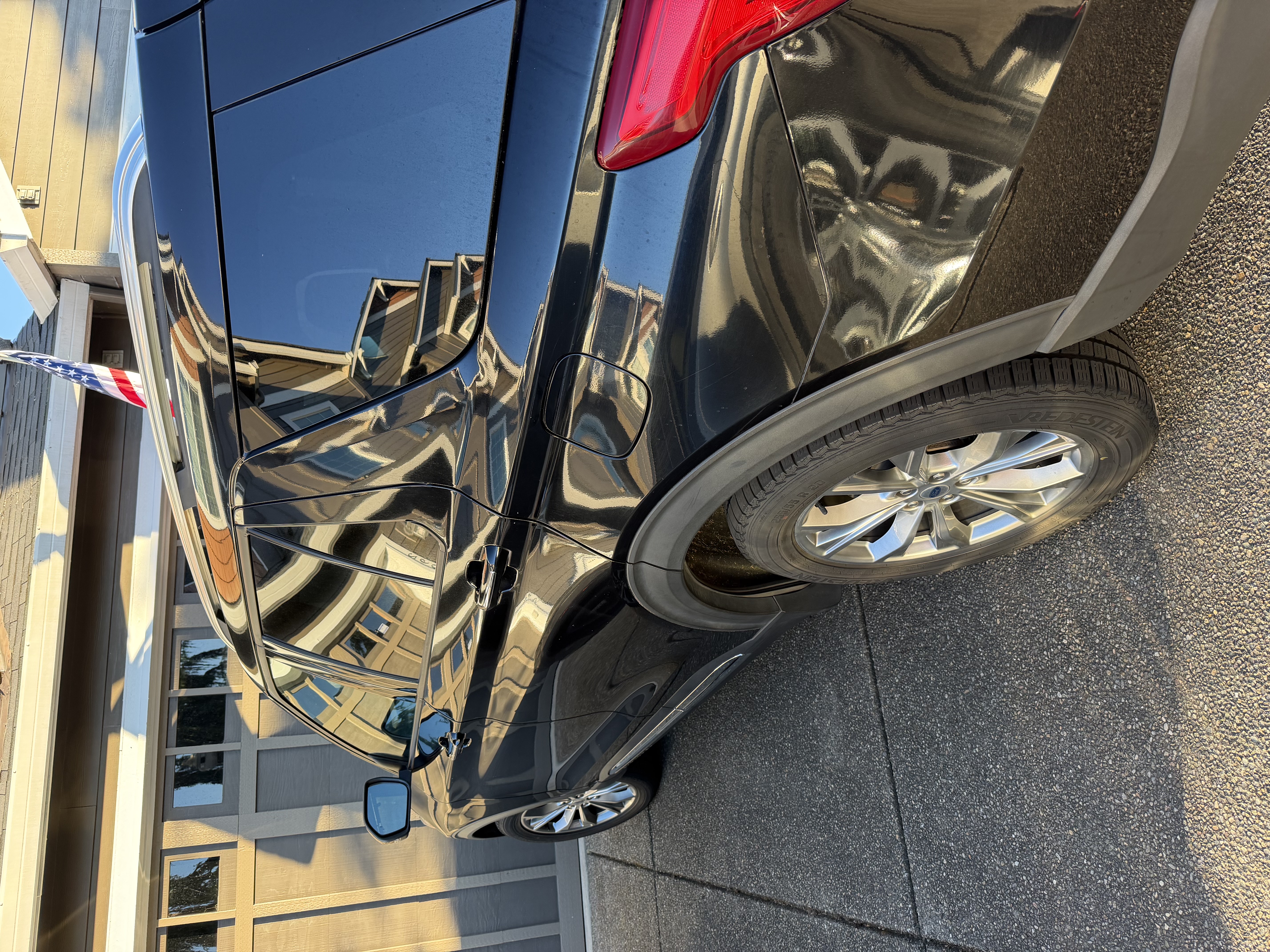 Used 2020 Ford Explorer Limited AWD/4WD image 4