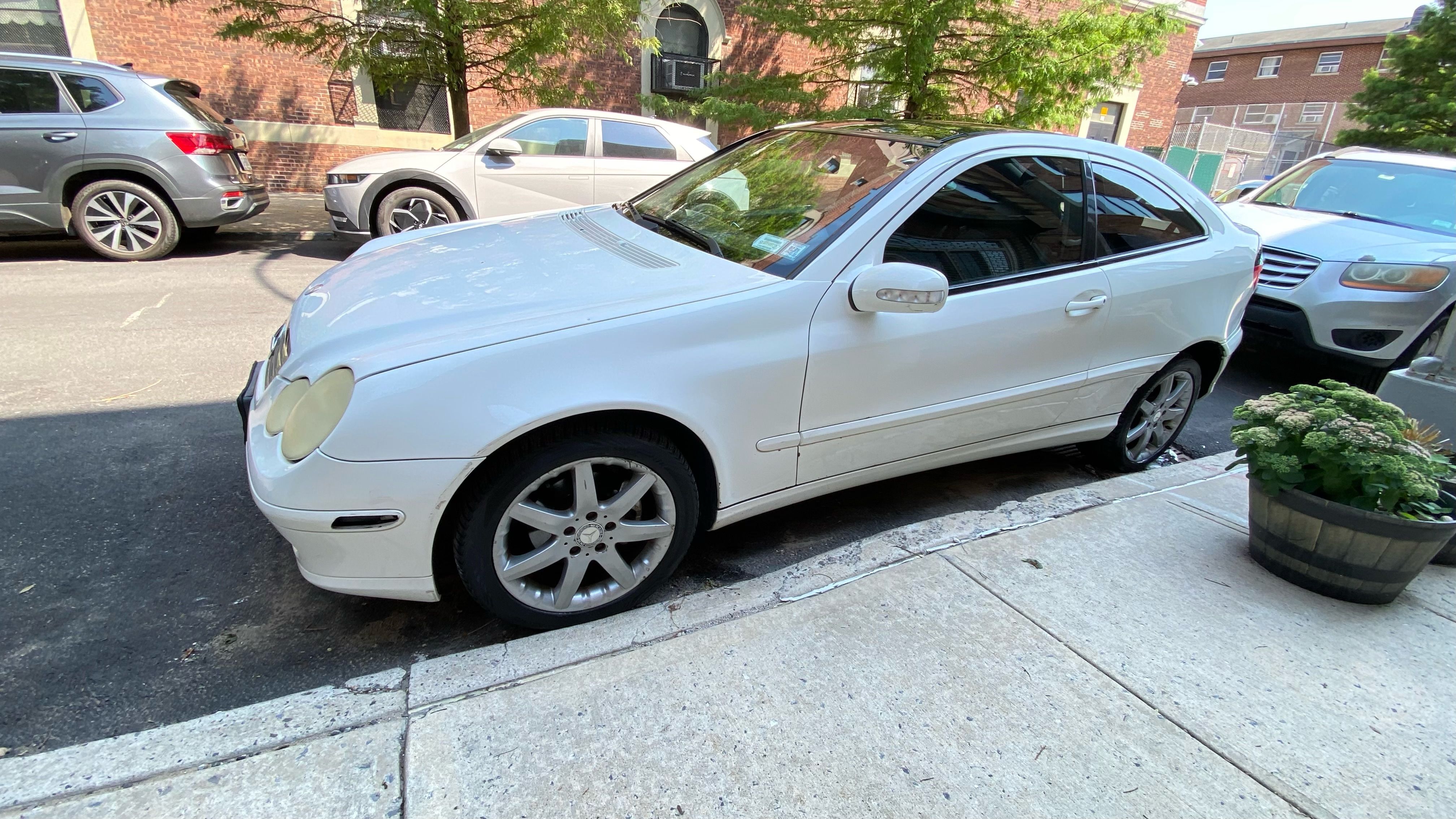 Used 2004 Mercedes-Benz C 230 Coupe image 1