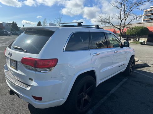 Used 2019 Jeep Grand Cherokee Overland image 4