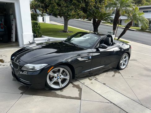 Used 2014 BMW Z4 sDrive28i image 8