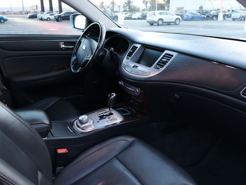 Used 2011 Hyundai Genesis 3.8 w/ Technology Pkg 4 image 19