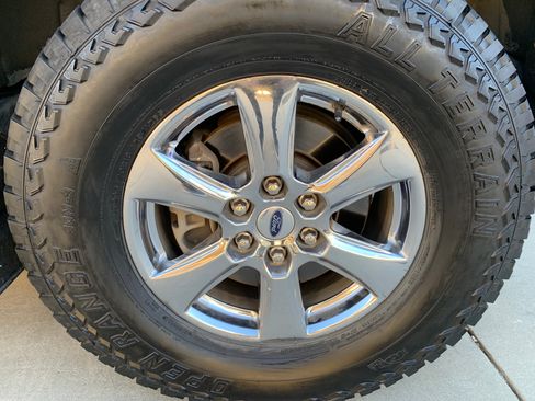 Used 2019 Ford F150 Lariat w/ Equipment Group 502A Luxury image 12