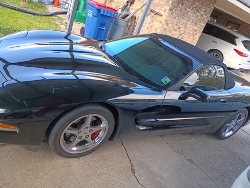 Used 2002 Chevrolet Corvette Convertible w/ Preferred Equipment Group2 image 9