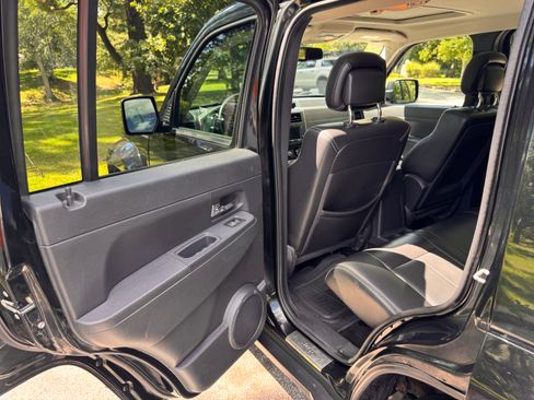 Used 2012 Jeep Liberty Sport AWD/4WD image 15