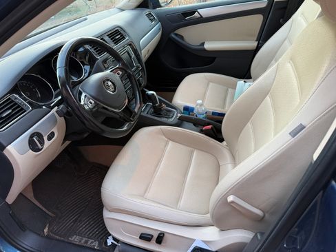 Used 2016 Volkswagen Jetta SEL Premium image 4