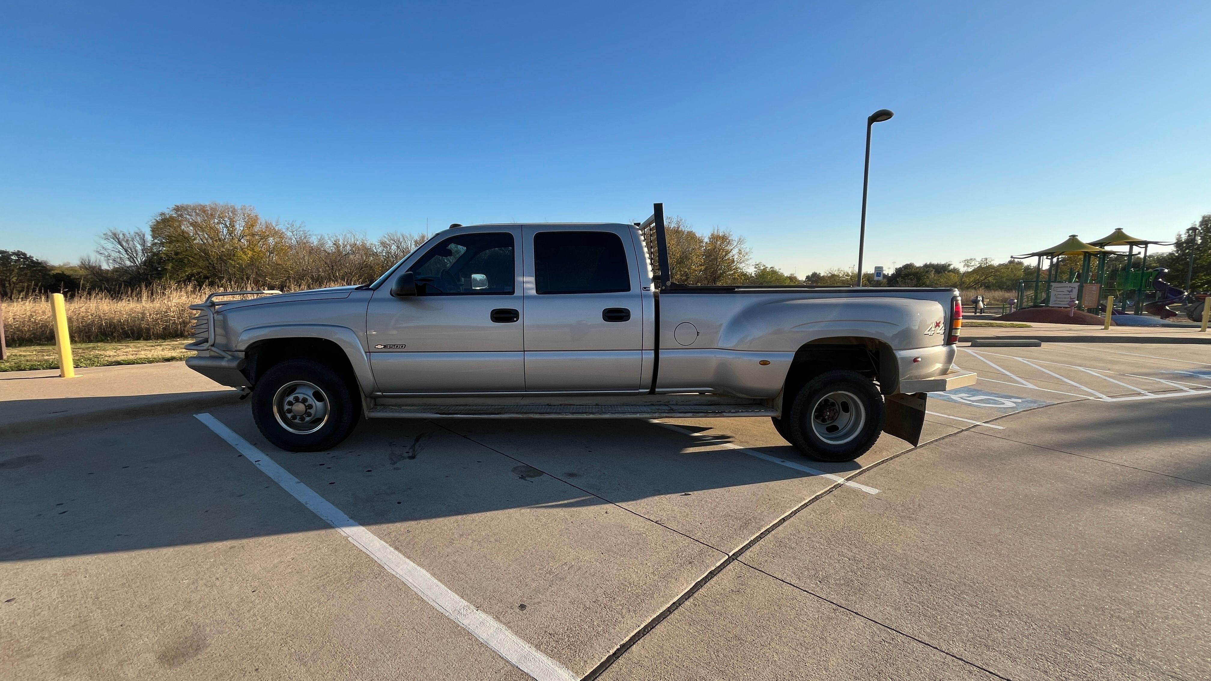 Used 2004 Chevrolet Silverado 3500 LS w/ Skid Plate Package AWD/4WD image 8