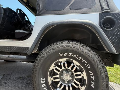 Used 2005 Jeep Wrangler X w/ Tire & Wheel Group (Ecco) AWD/4WD image 10