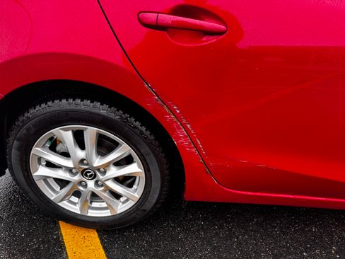 Used 2016 MAZDA MAZDA3 i Sport w/ Preferred Equipment Package image 9