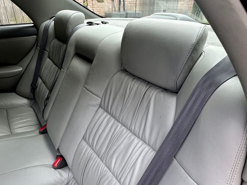 Used 2000 Lexus ES 330 FWD image 8