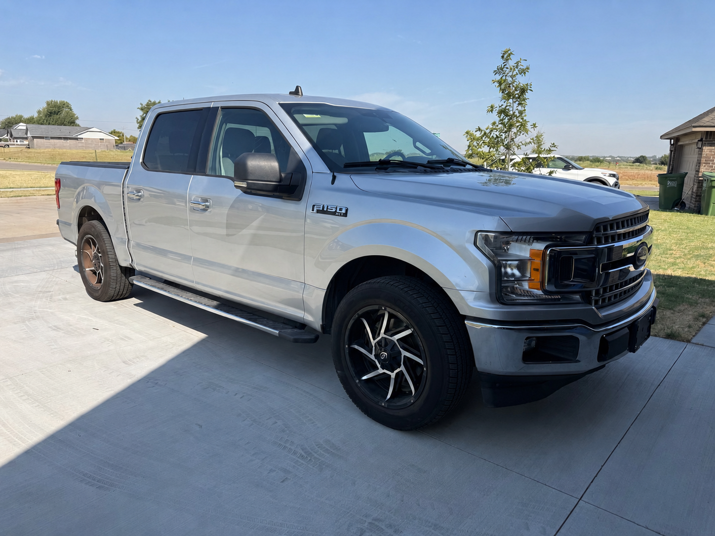 Used 2019 Ford F150 XLT w/ Equipment Group 302A Luxury RWD image 2