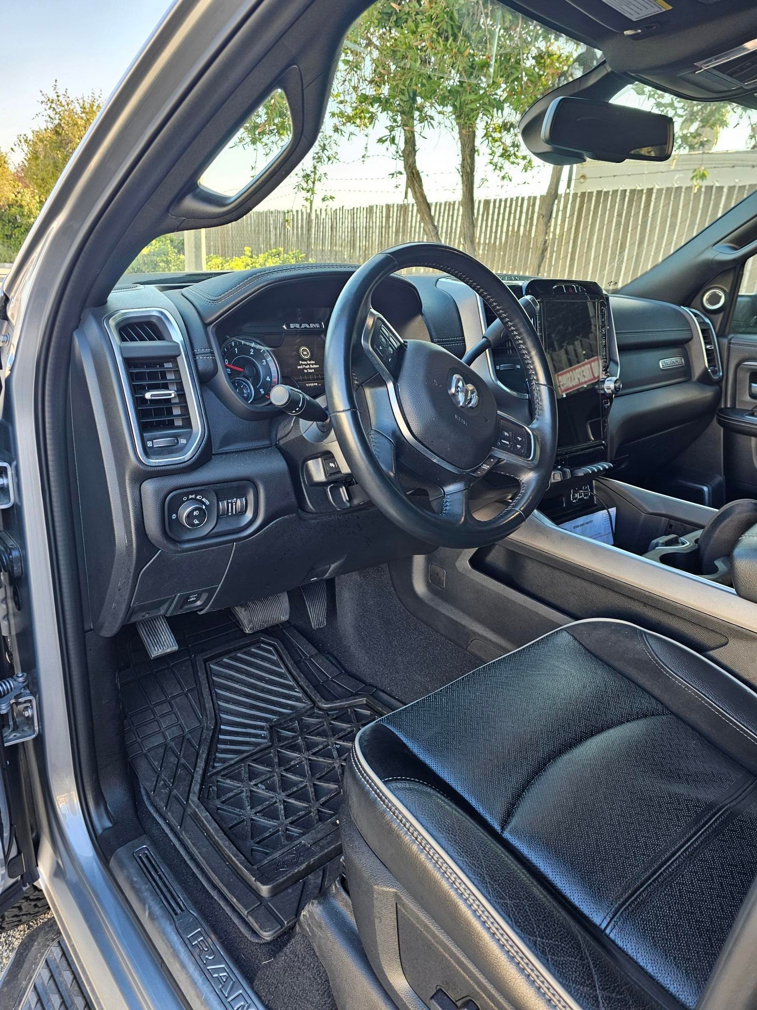 Used 2022 RAM 3500 Laramie AWD/4WD image 10
