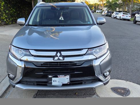 Used 2017 Mitsubishi Outlander SEL image 4