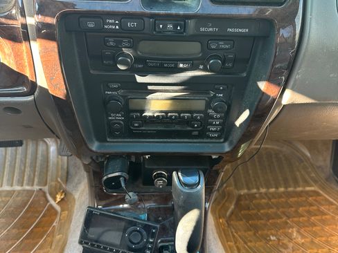 Used 2002 Toyota 4Runner Limited image 4