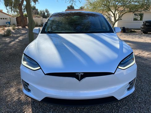 Used 2017 Tesla Model X P100D image 2