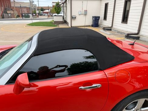 Used 2008 Pontiac Solstice GXP w/ Premium Package RWD image 11