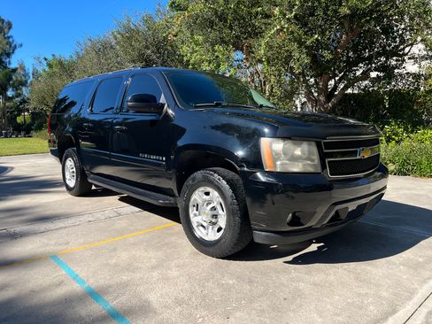 Used 2009 Chevrolet Suburban 2500 LT AWD/4WD image 11