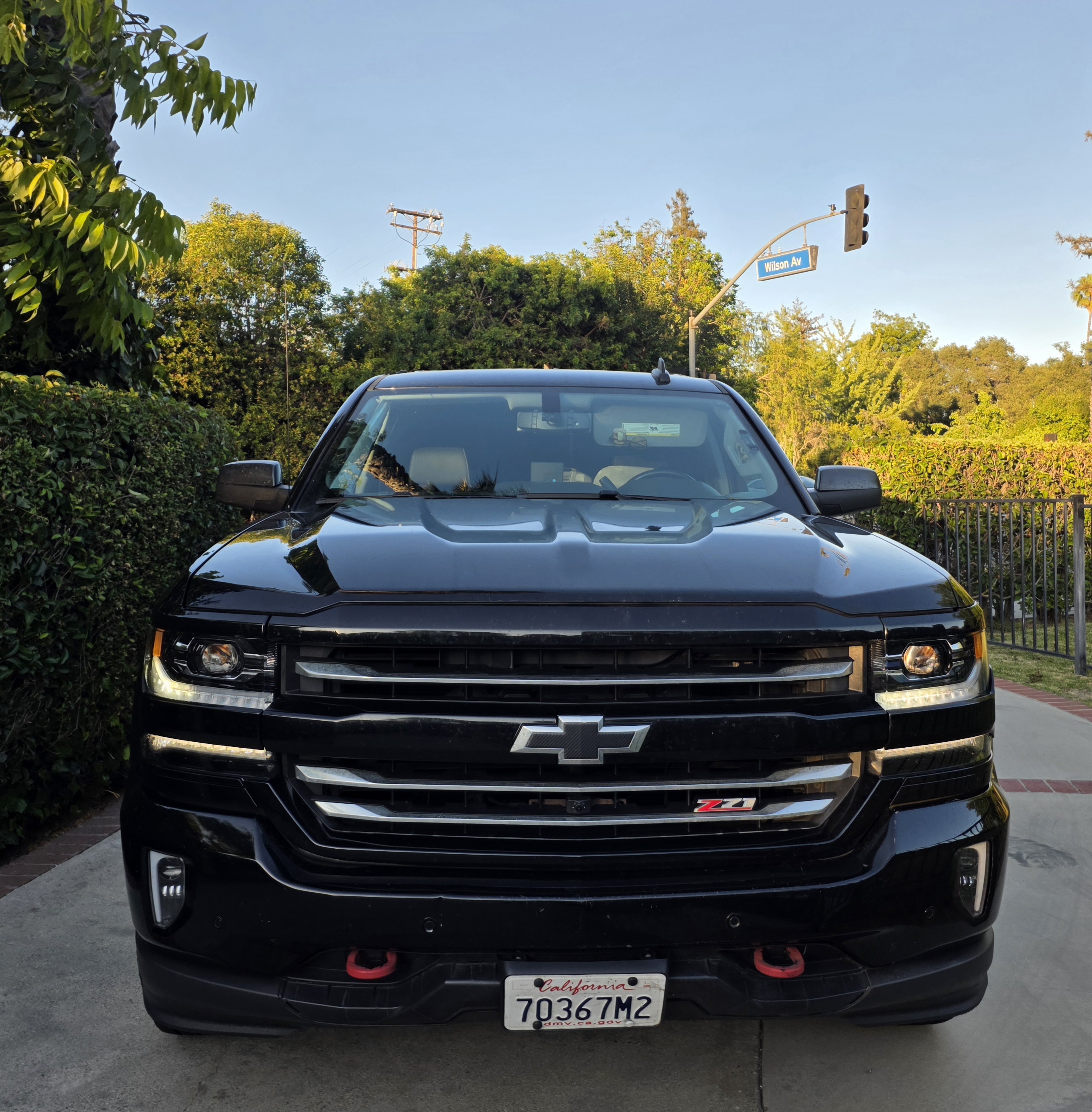 Used 2018 Chevrolet Silverado 1500 LTZ Z71 w/ LTZ Plus Package AWD/4WD image 2