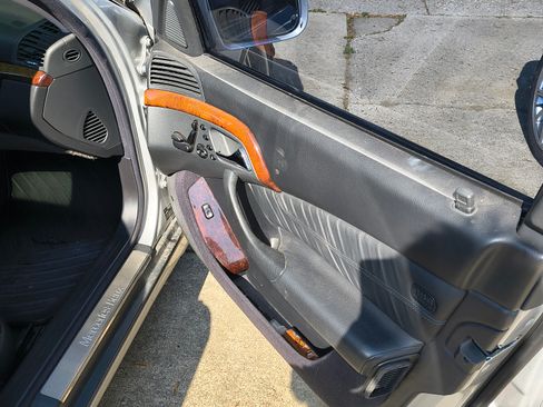 Used 2001 Mercedes-Benz S 500 image 2