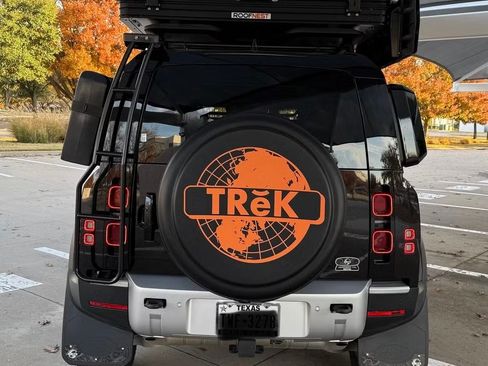 Used 2023 Land Rover Defender 110 S image 4