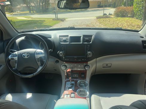 Used 2012 Toyota Highlander Limited image 9