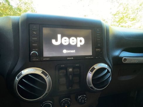 Used 2012 Jeep Wrangler Unlimited Sahara w/ Mopar Chrome Edition Group image 11