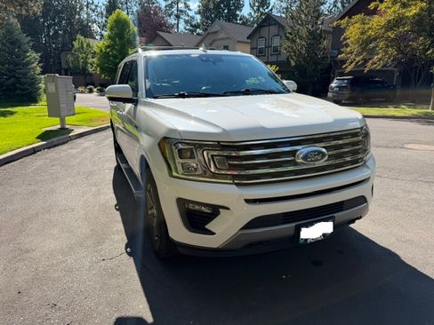 Used 2021 Ford Expedition XLT AWD/4WD image 6