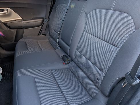 Used 2019 Kia Niro LX image 9