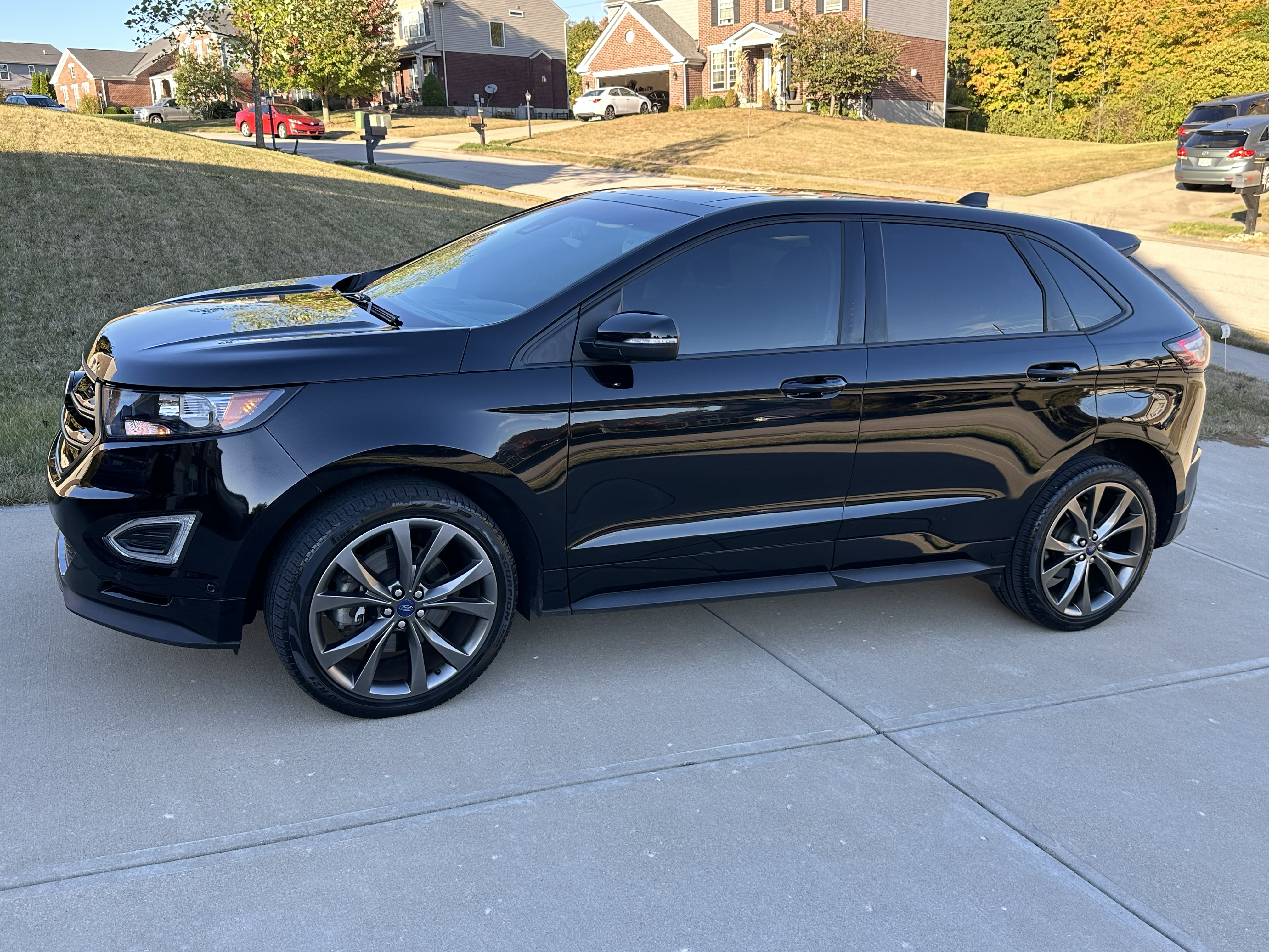 Used 2018 Ford Edge Sport w/ Equipment Group 401A AWD/4WD image 2