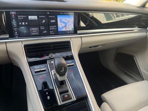 Used 2020 Porsche Panamera 4S image 10
