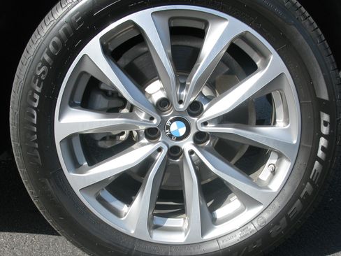 Used 2019 BMW X3 xDrive30i w/ Driving Assistance Package image 15