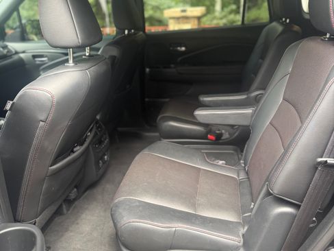 Used 2020 Honda Pilot Black Edition image 9