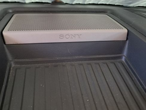 Used 2016 Ford F150 Lariat w/ Equipment Group 502A Luxury image 8