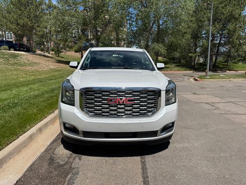 Used 2020 GMC Yukon XL Denali w/ Denali Ultimate Package AWD/4WD image 9