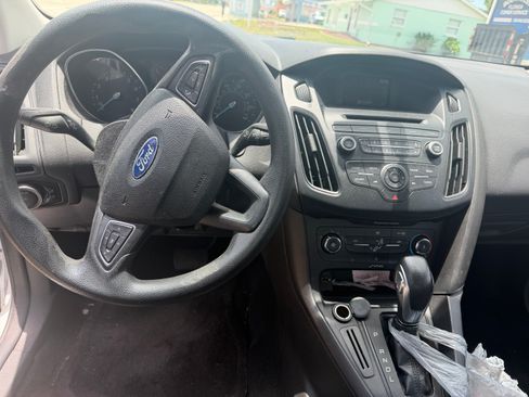 Used 2015 Ford Focus S FWD image 9