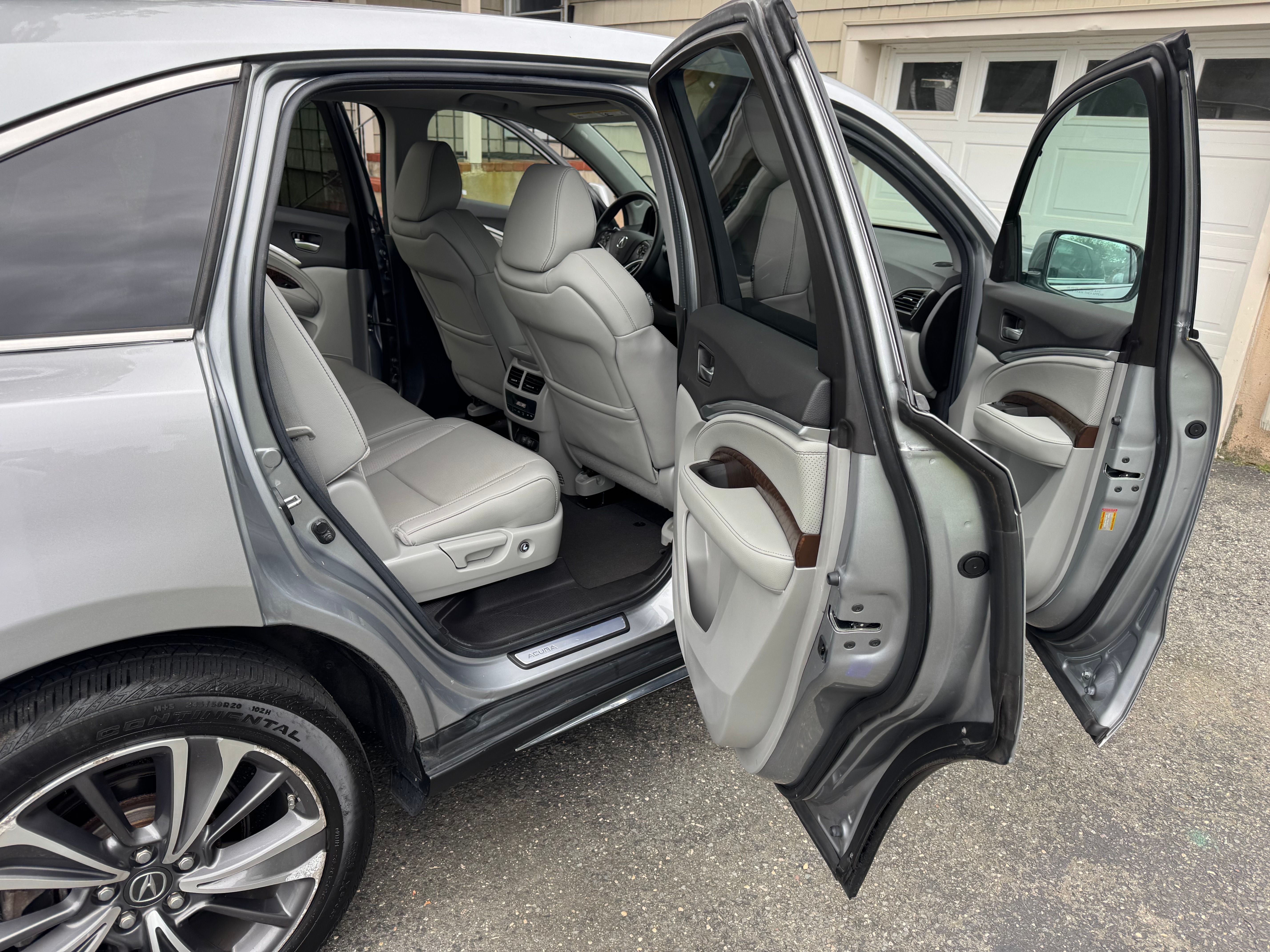 Used 2019 Acura MDX w/ Technology Package AWD/4WD image 23