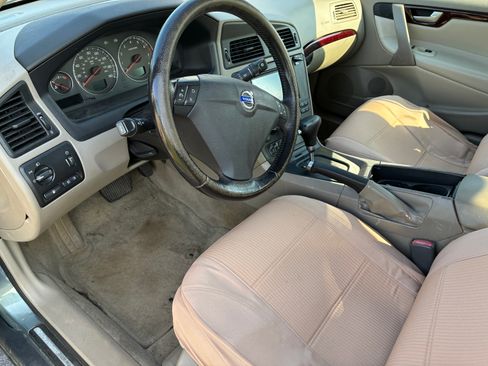 Used 2004 Volvo S60 2.5T AWD/4WD image 16