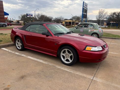 Used 2000 Ford Mustang GT image 1