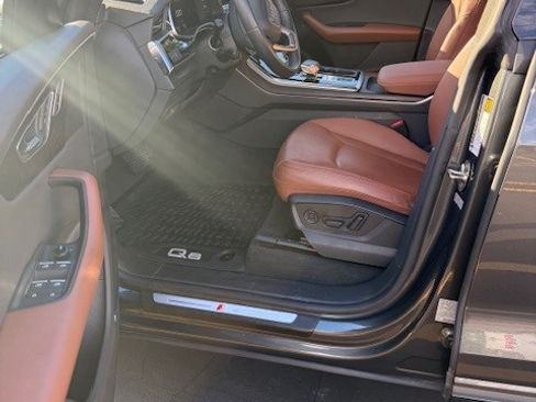 Used 2021 Audi Q8 Premium Plus w/ Premium Plus Package image 11