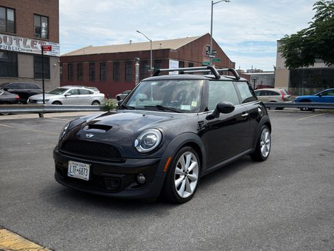 Used 2011 MINI Cooper S FWD image 4