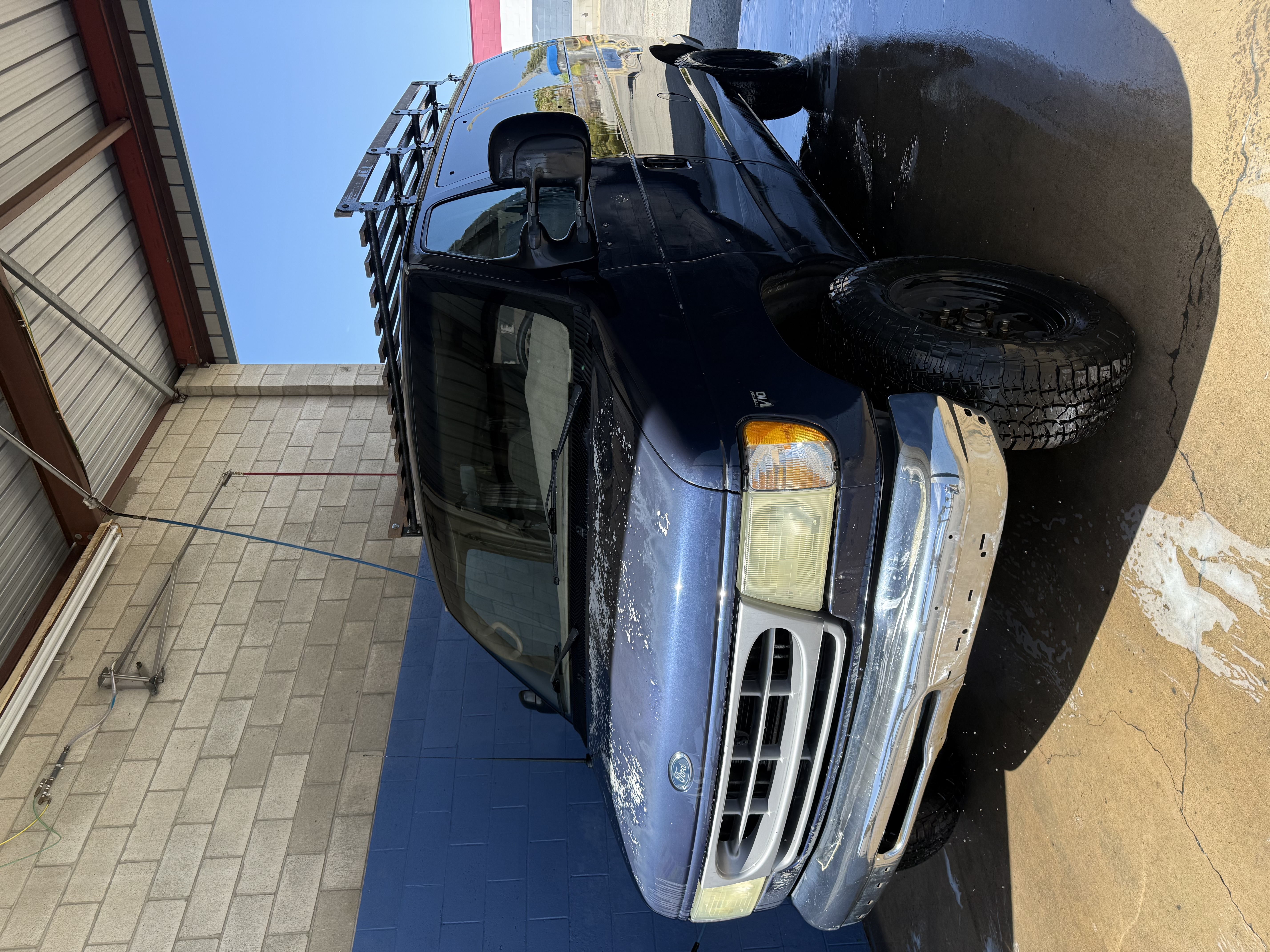 Used 2002 Ford E-350 and Econoline 350 Wagon RWD image 9